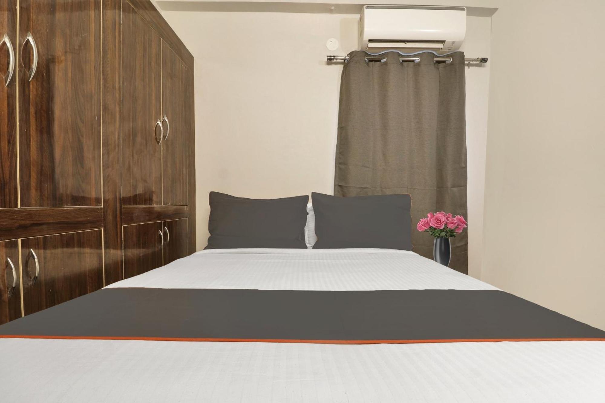 Готель Super Townhouse Rcc Blizz Kondapur  Екстер'єр фото