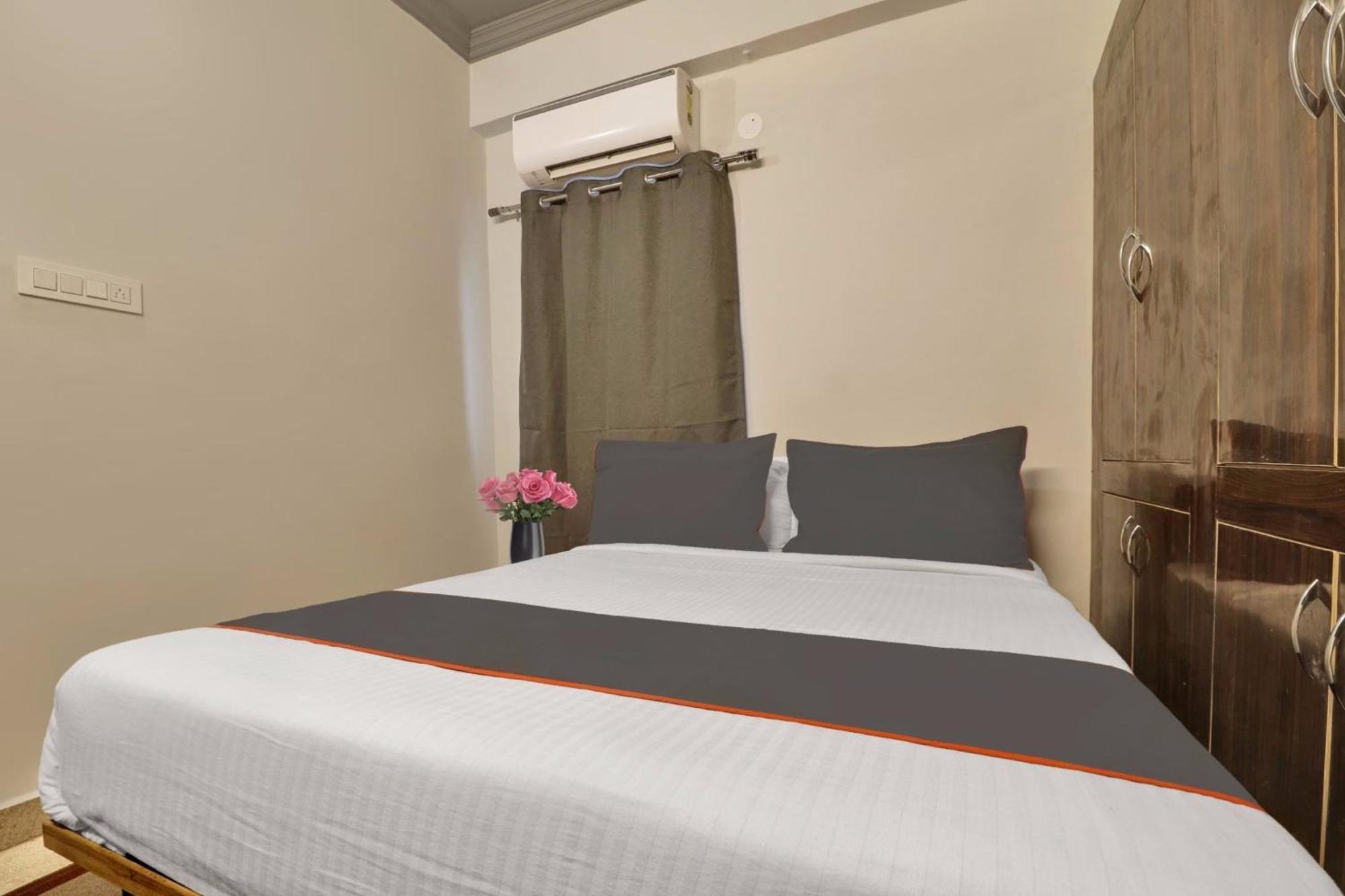 Готель Super Townhouse Rcc Blizz Kondapur  Екстер'єр фото
