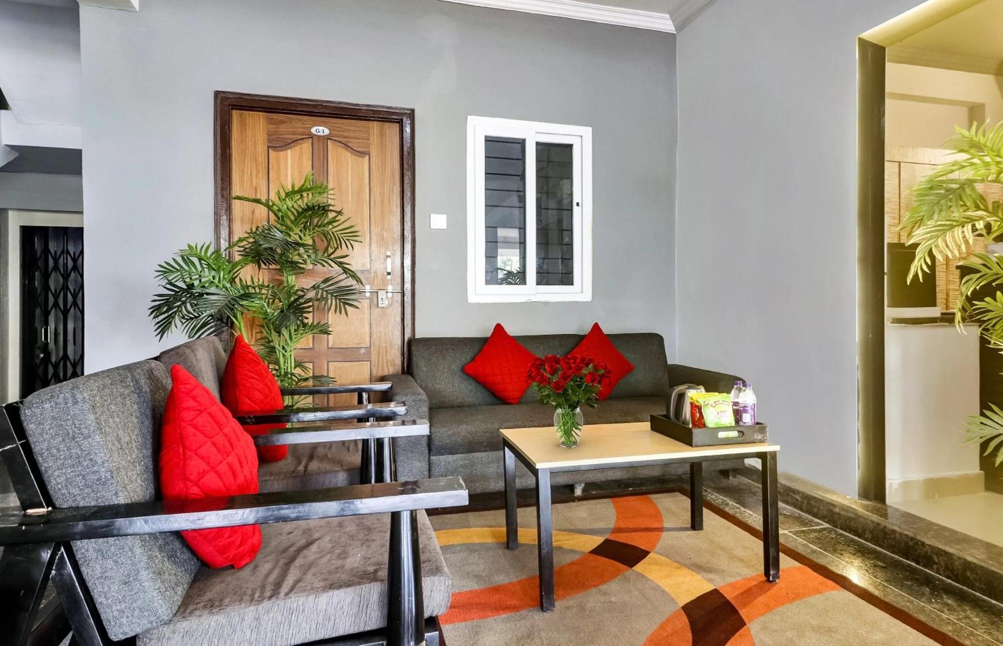 Готель Super Townhouse Rcc Blizz Kondapur  Екстер'єр фото
