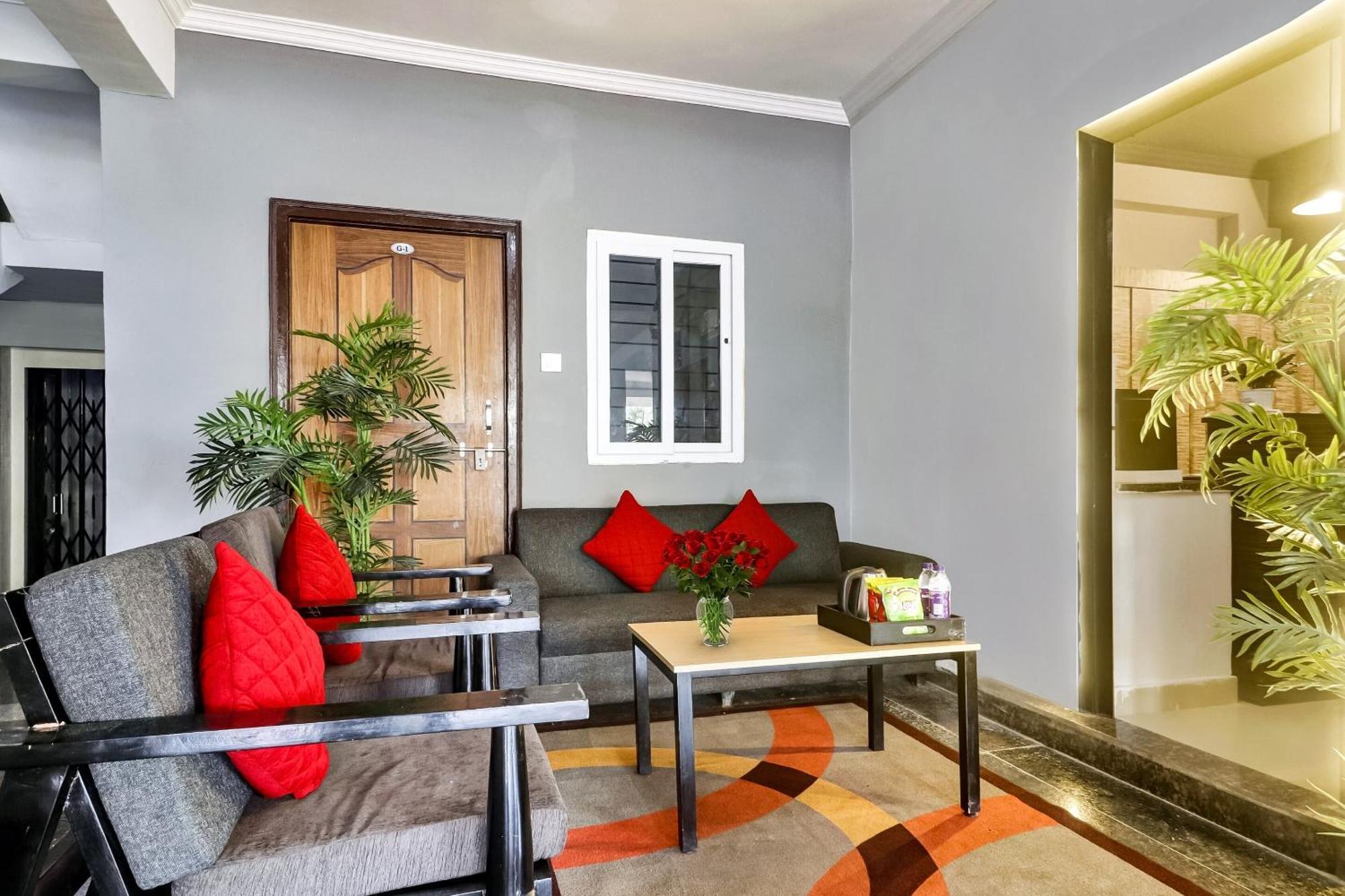 Готель Super Townhouse Rcc Blizz Kondapur  Екстер'єр фото