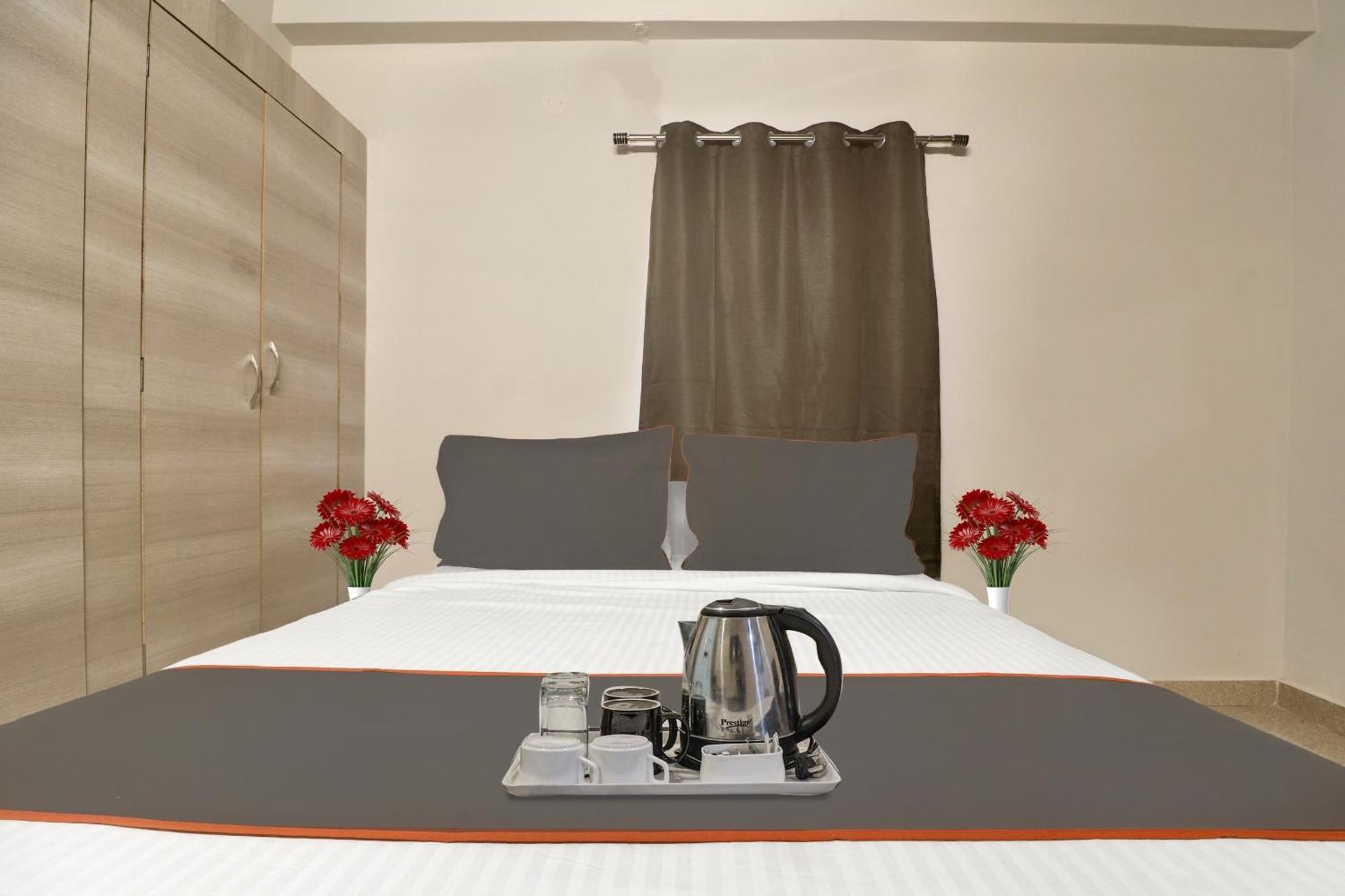 Готель Super Townhouse Rcc Blizz Kondapur  Екстер'єр фото